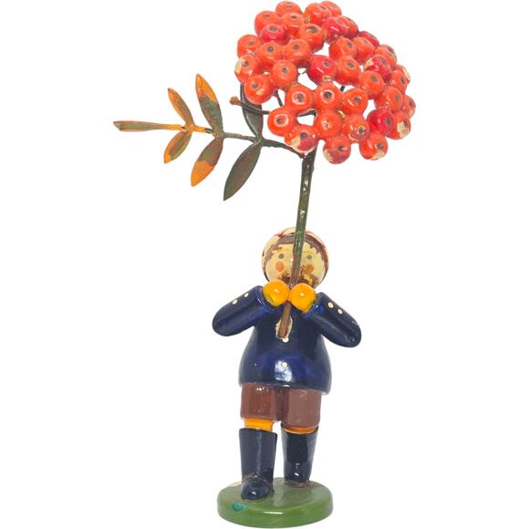 Vintage WEHA-Kunst Erzgebirge Wooden Child Figurine Boy/Girl with Rowan Berries - Picture 3 of 15